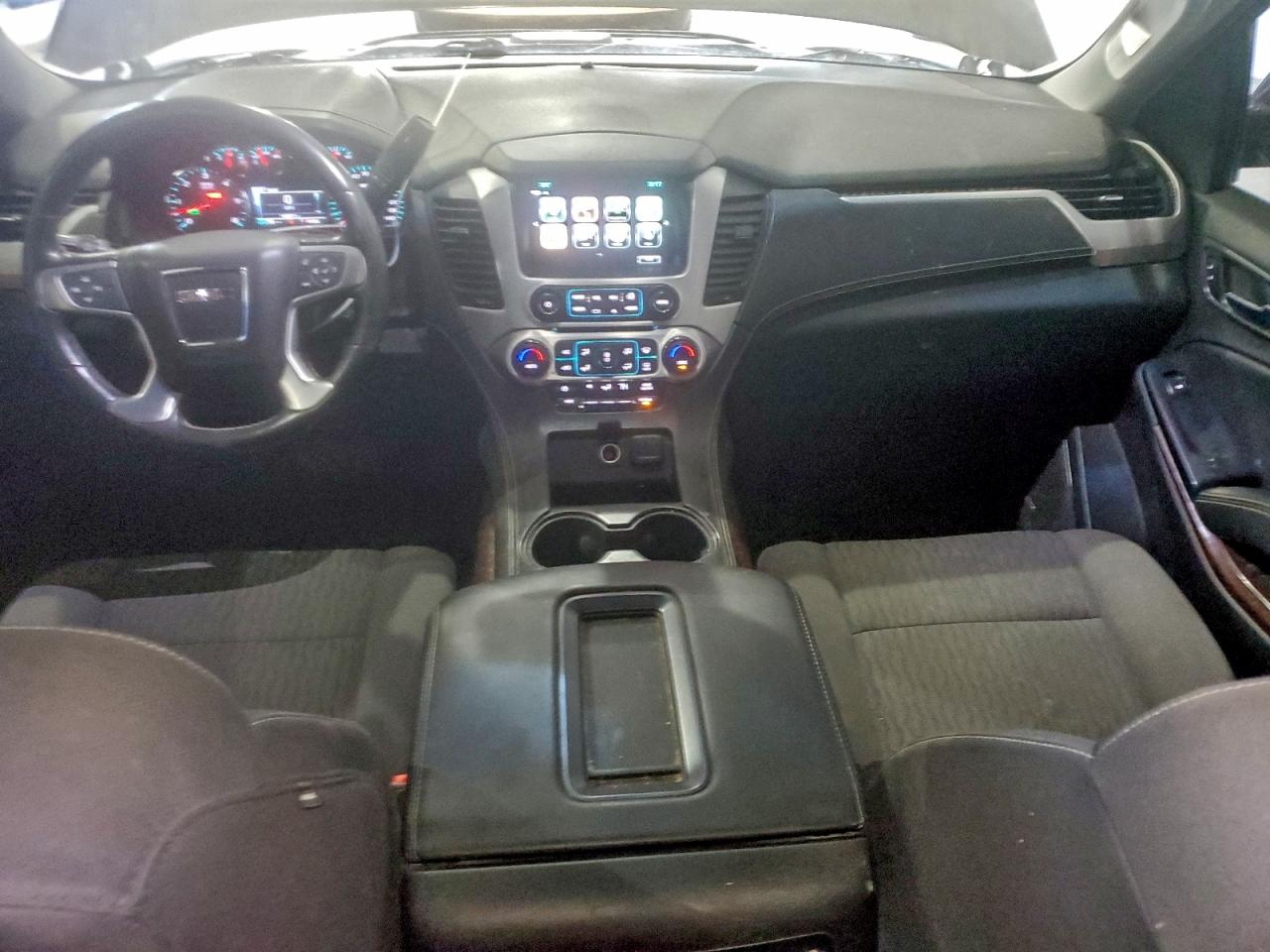 GMC Yukon C1500 Sle Image 3