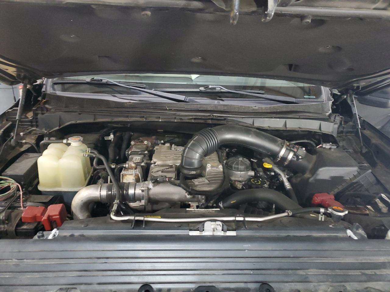 Nissan Titan S Image 12