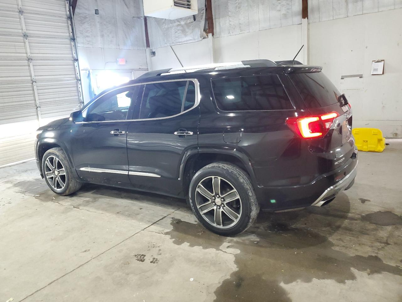 GMC Acadia Denali Image 8