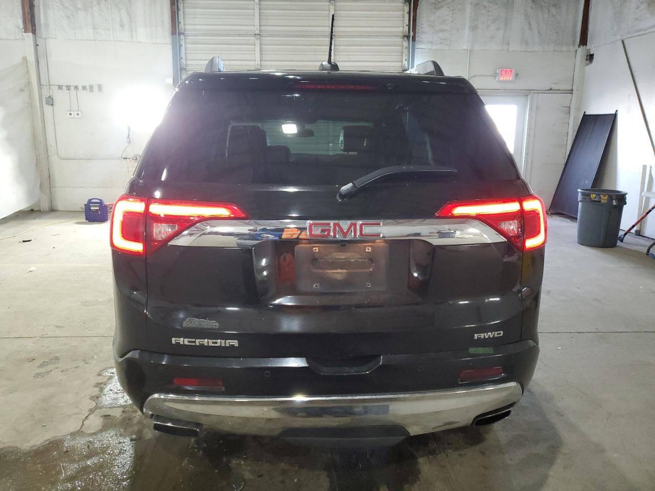 GMC Acadia Denali Image 2