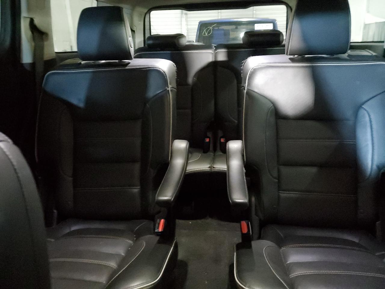 GMC Acadia Denali Image 10