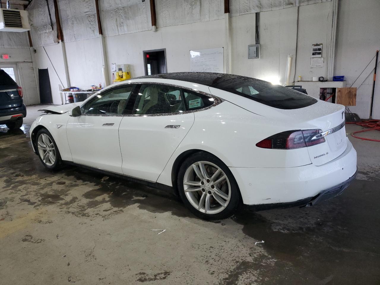 Tesla Model S Image 2