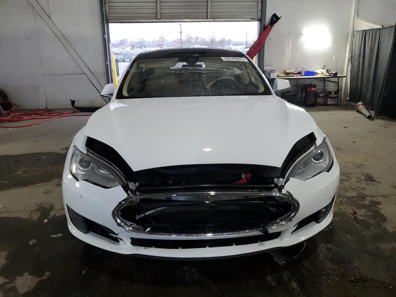 Tesla Model S Image 8