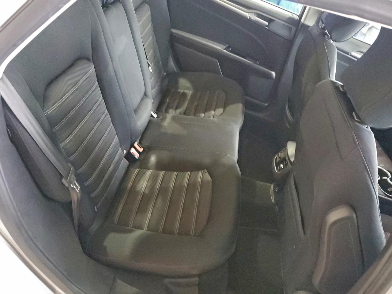 Ford Fusion Se Image 2