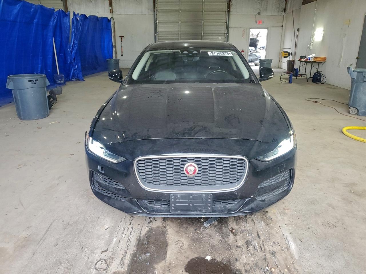 Jaguar XE S Image 12
