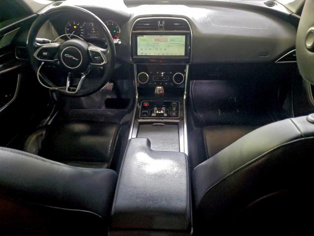 Jaguar XE S Image 8