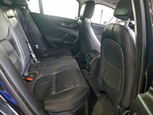 Jaguar XE S Image 11