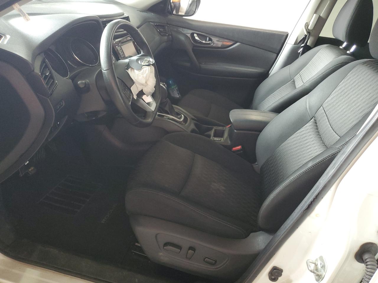 Nissan Rogue S Image 8