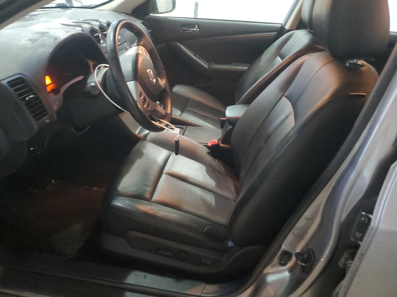 Nissan Altima 2.5 Image 8