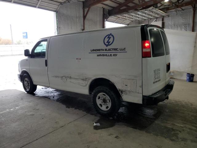 GMC Savana G3500 Image 2