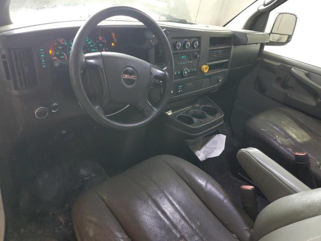 GMC Savana G3500 Image 10