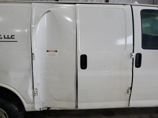 GMC Savana G3500 Image 8