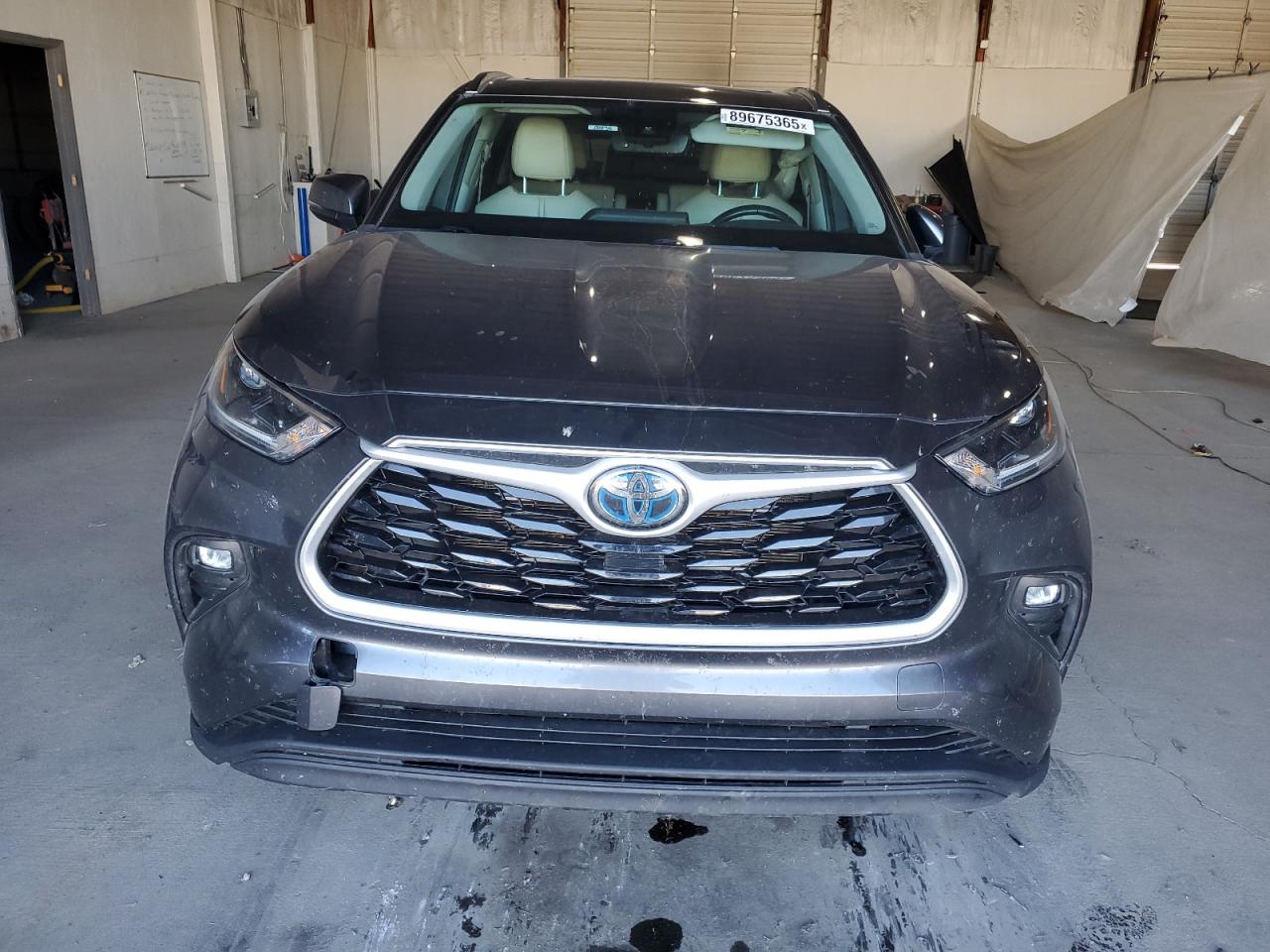 Toyota Highlander Hybrid Xle Image 4