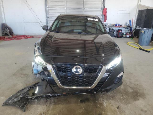 Nissan Altima Sr Image 2