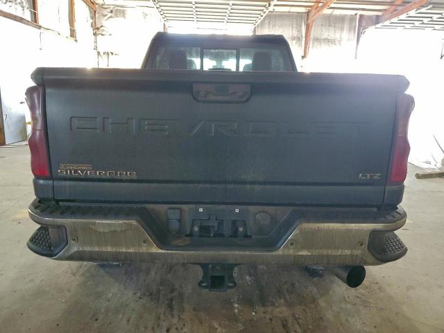 Chevrolet Silverado K2500 Heavy Duty Ltz Image 9