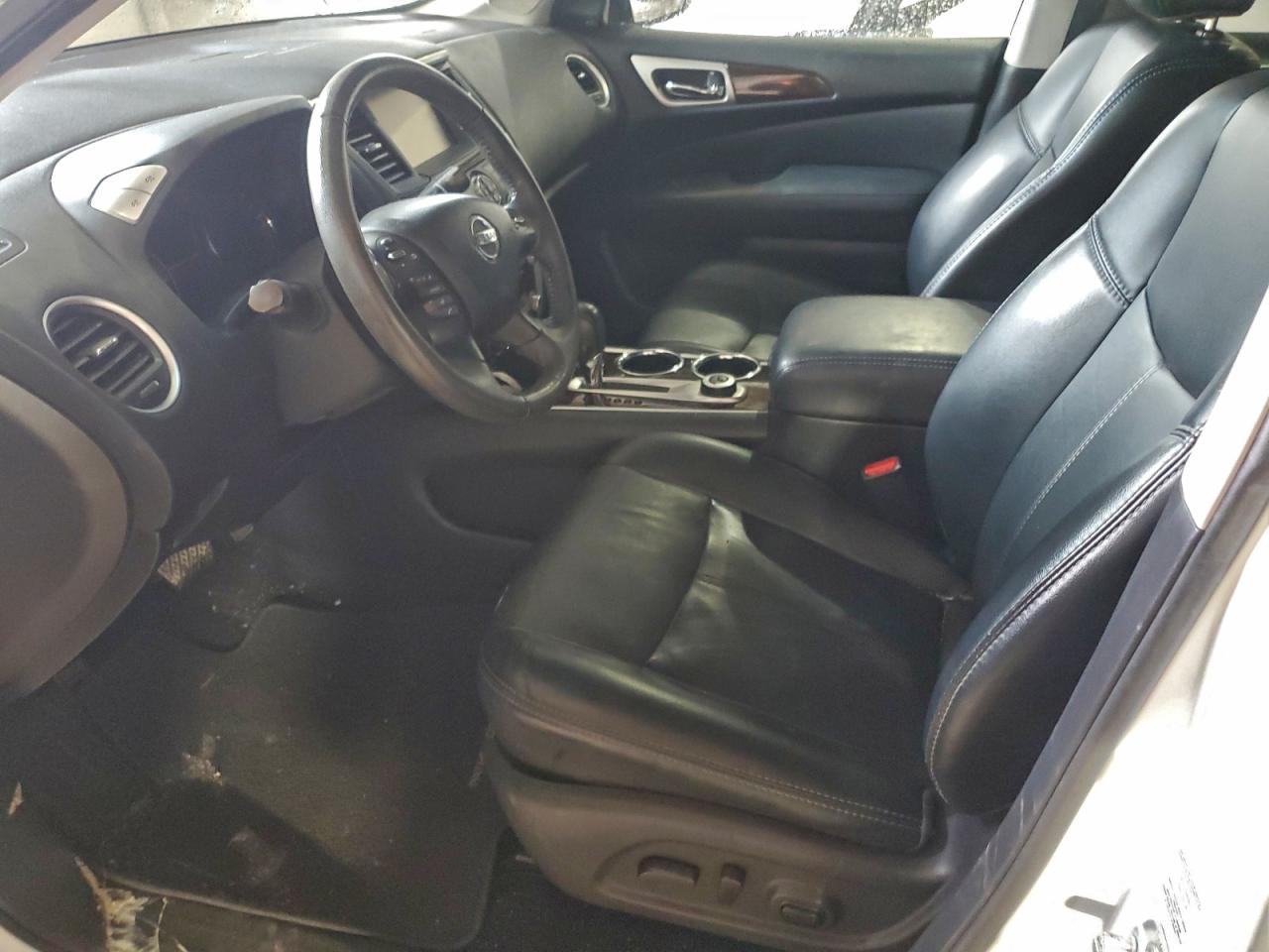 Nissan Pathfinder S Image 9