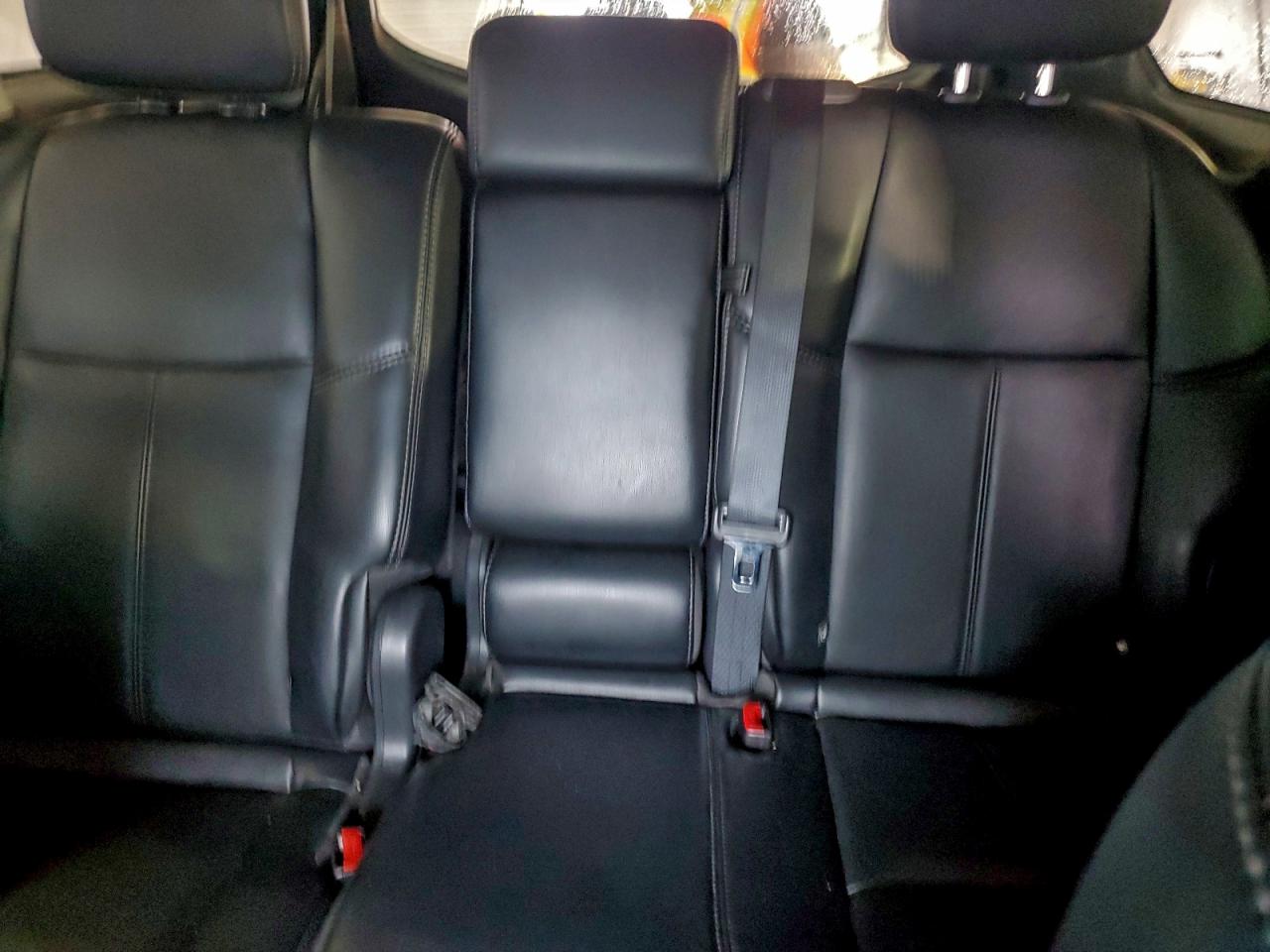 Nissan Pathfinder S Image 12