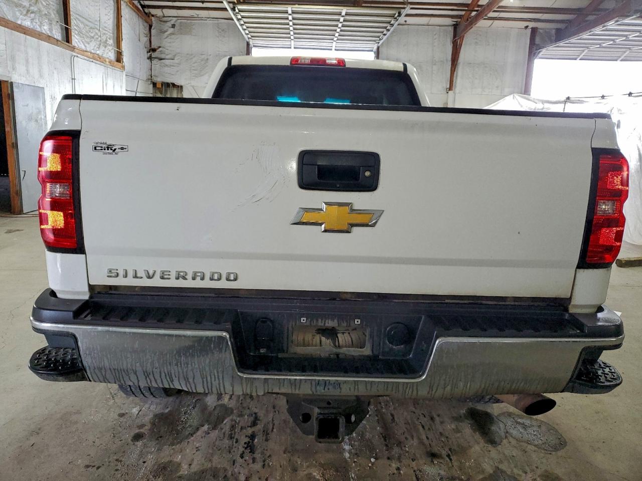 Chevrolet Silverado K2500 Heavy Duty Image 3