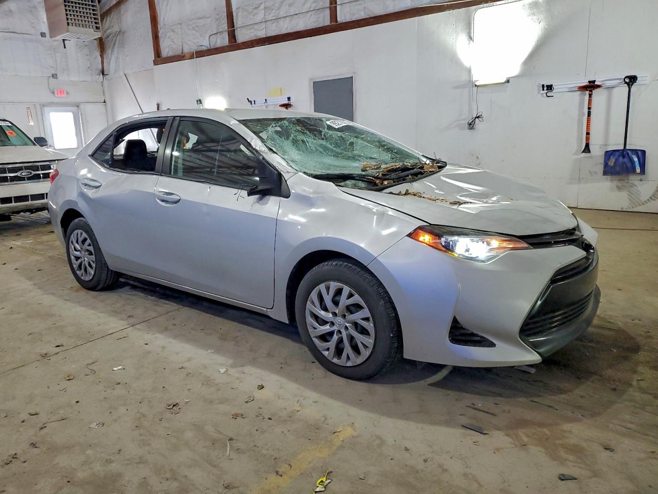 Toyota Corolla L Image 8