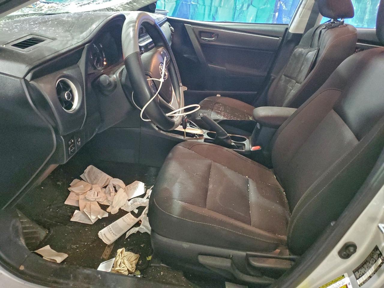 Toyota Corolla L Image 5