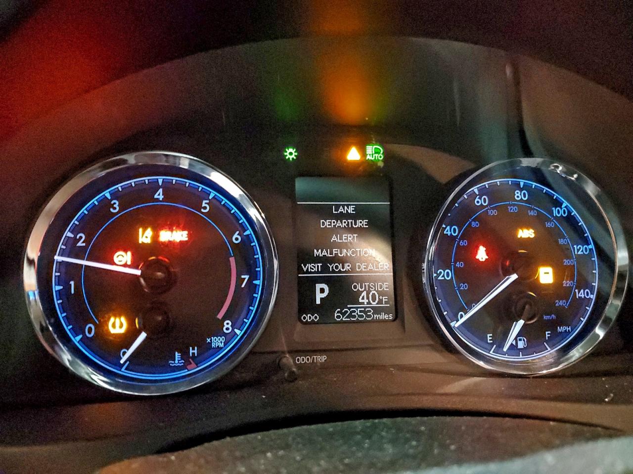 Toyota Corolla L Image 9