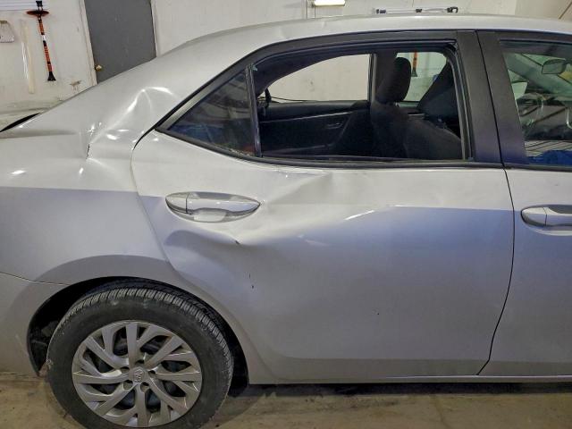 Toyota Corolla L Image 11