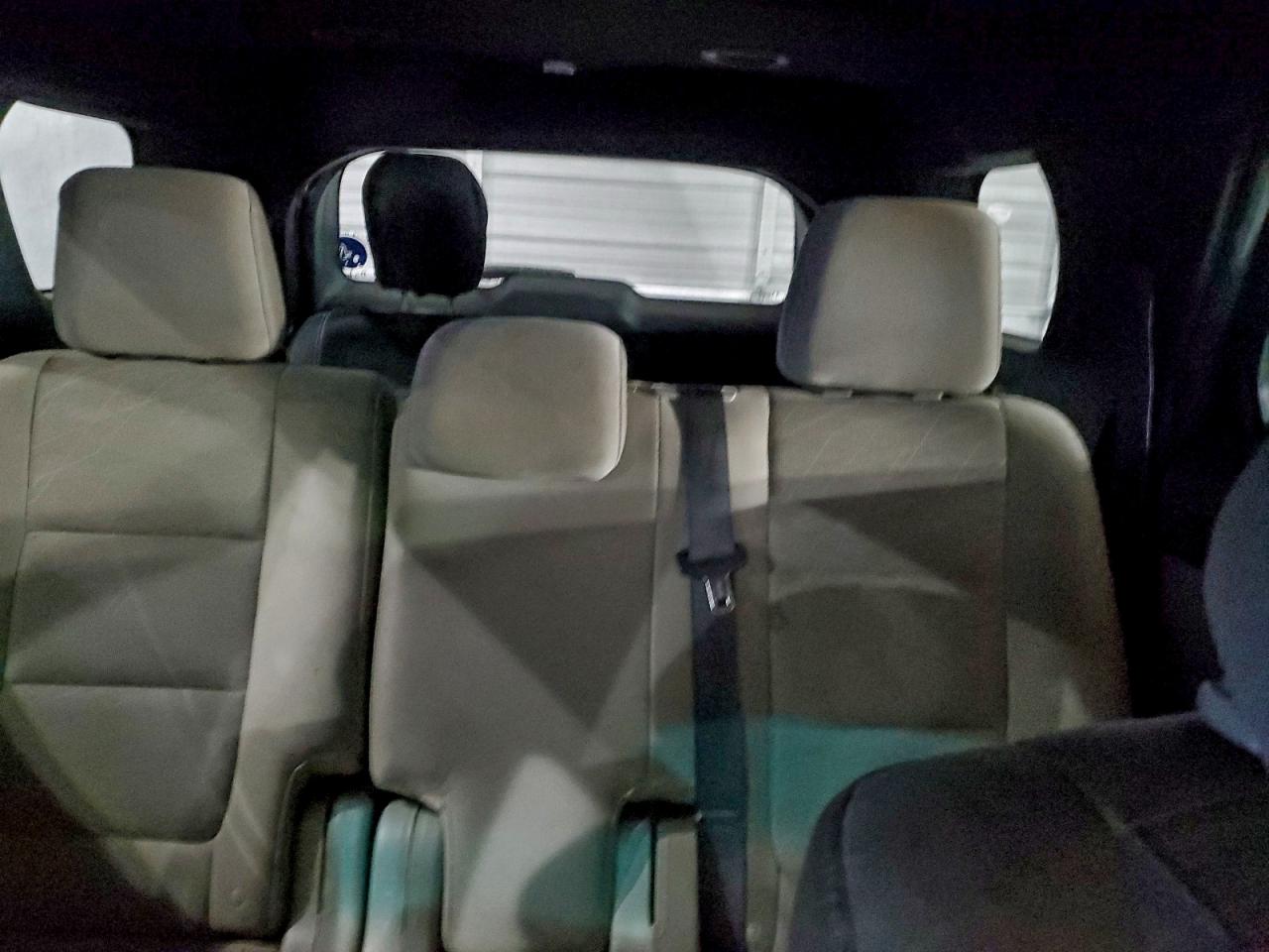 Ford Explorer Image 9