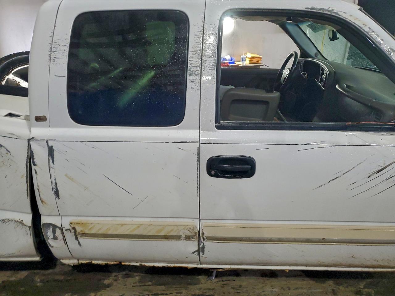 Chevrolet Silverado K1500 Image 8