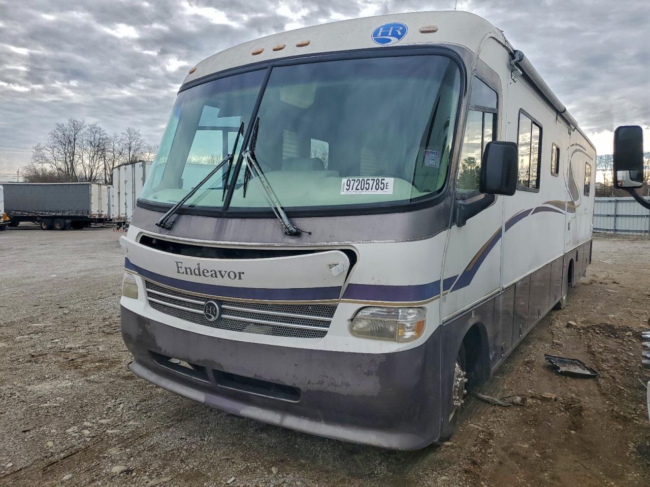 Ford F-550 Super Duty Stripped Chassis Image 10