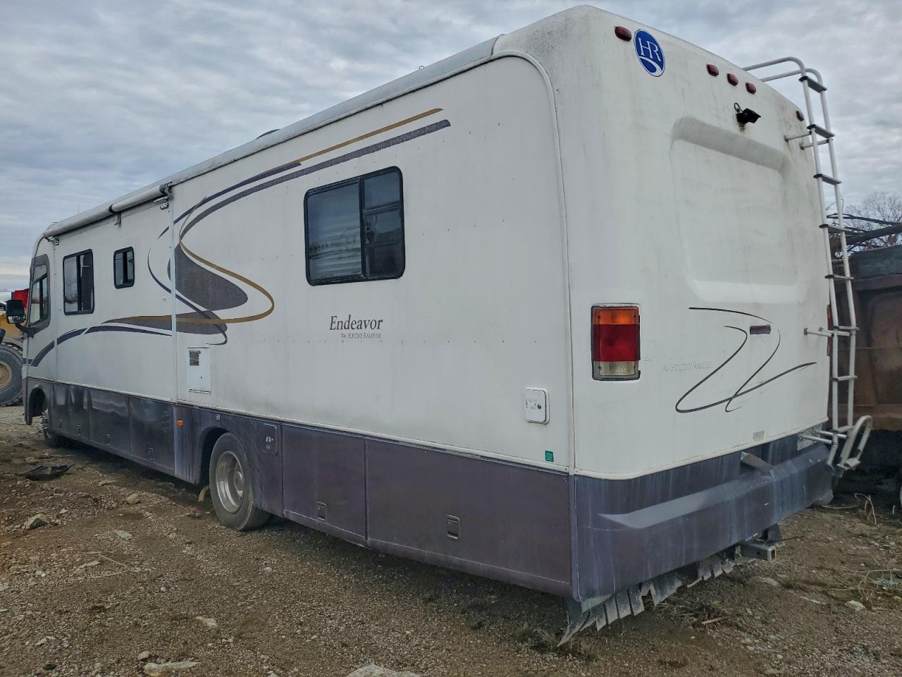 Ford F-550 Super Duty Stripped Chassis Image 6