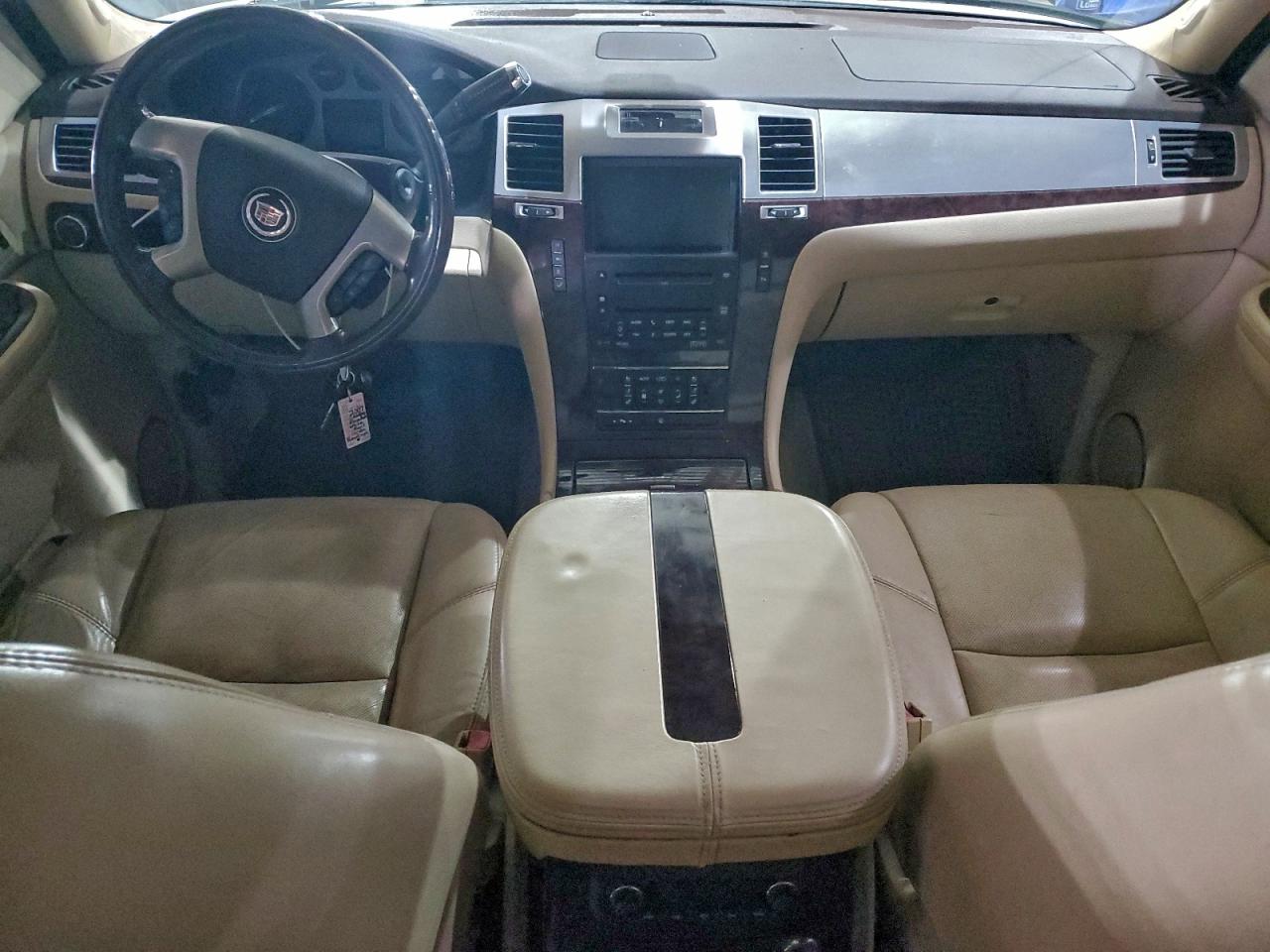 Cadillac Escalade Ext Image 6