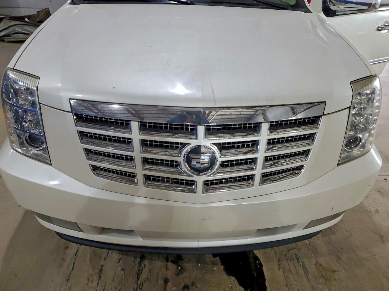 Cadillac Escalade Ext Image 8
