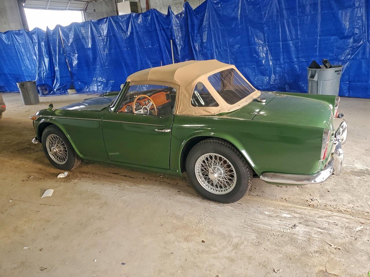 Triumph Car Tr4 Image 2