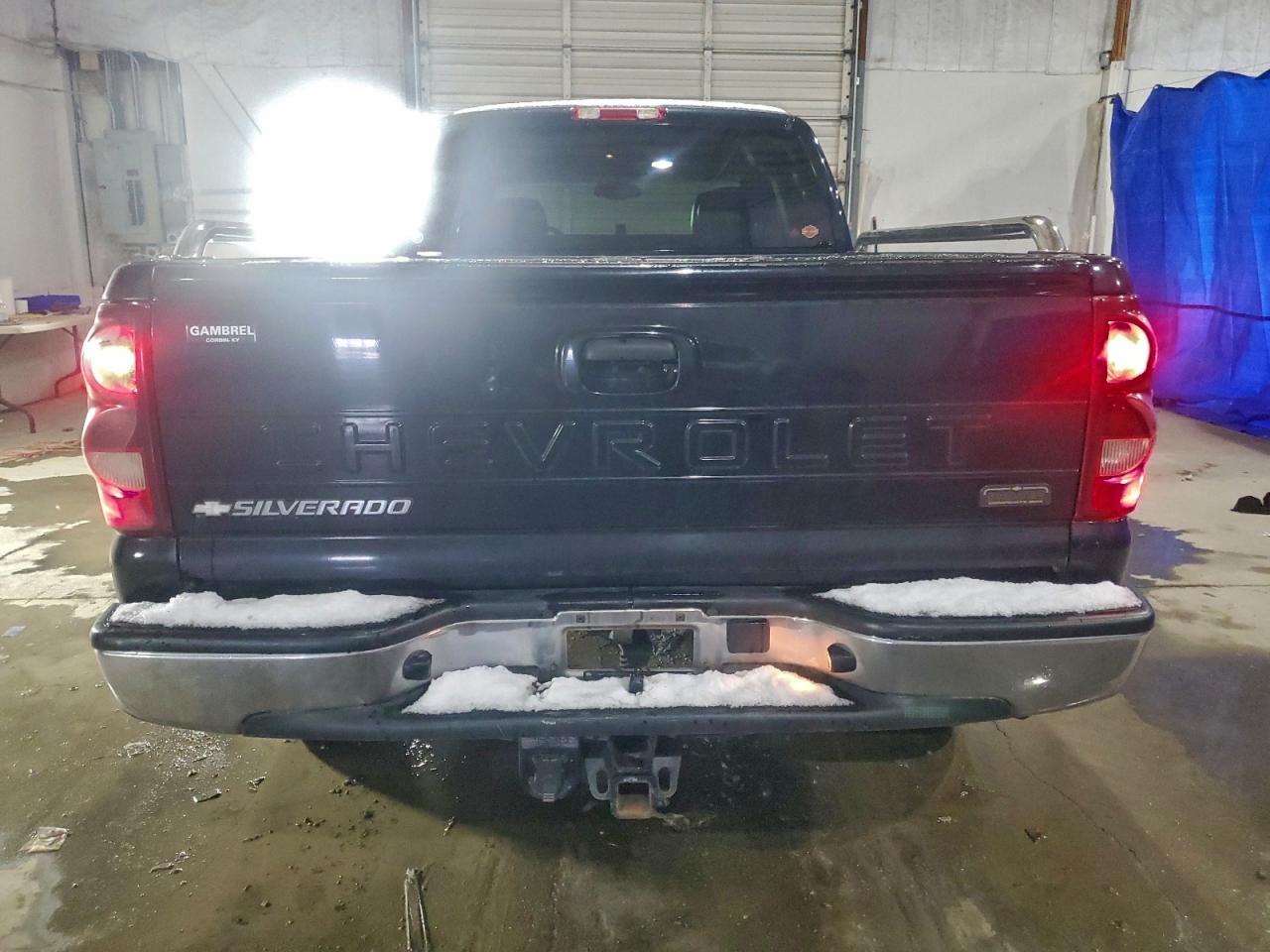 Chevrolet Silverado K1500 Image 8