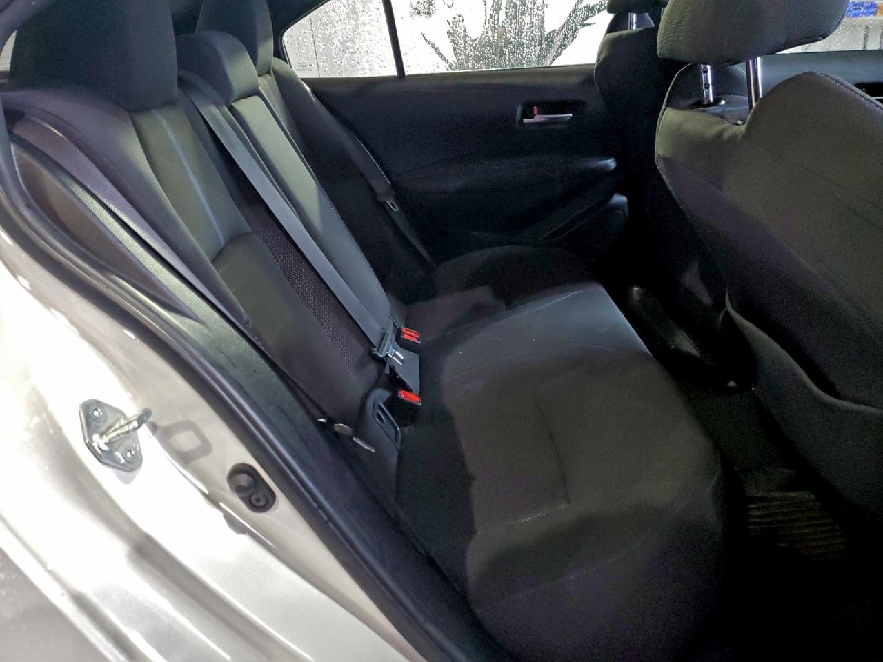 Toyota Corolla Se Image 8