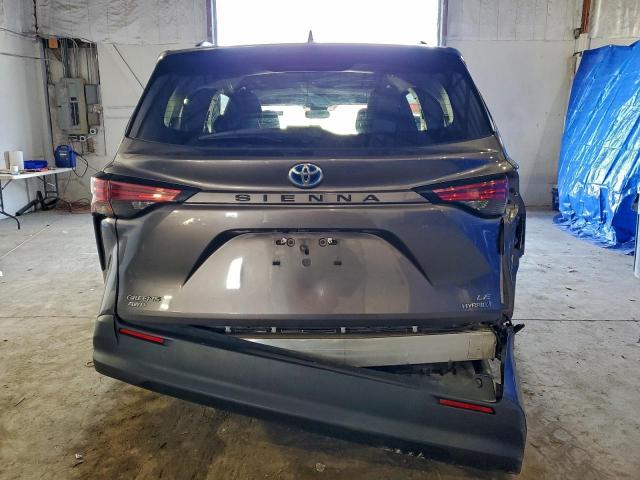 Toyota Sienna Le Image 7