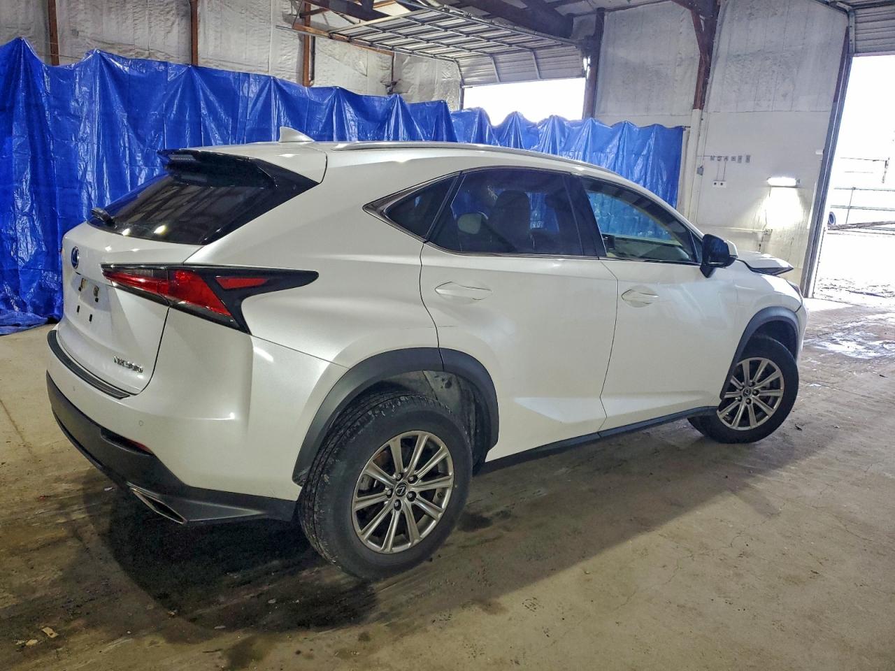 Lexus NX 300 Base Image 3