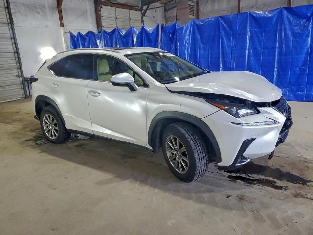 Lexus NX 300 Base Image 4