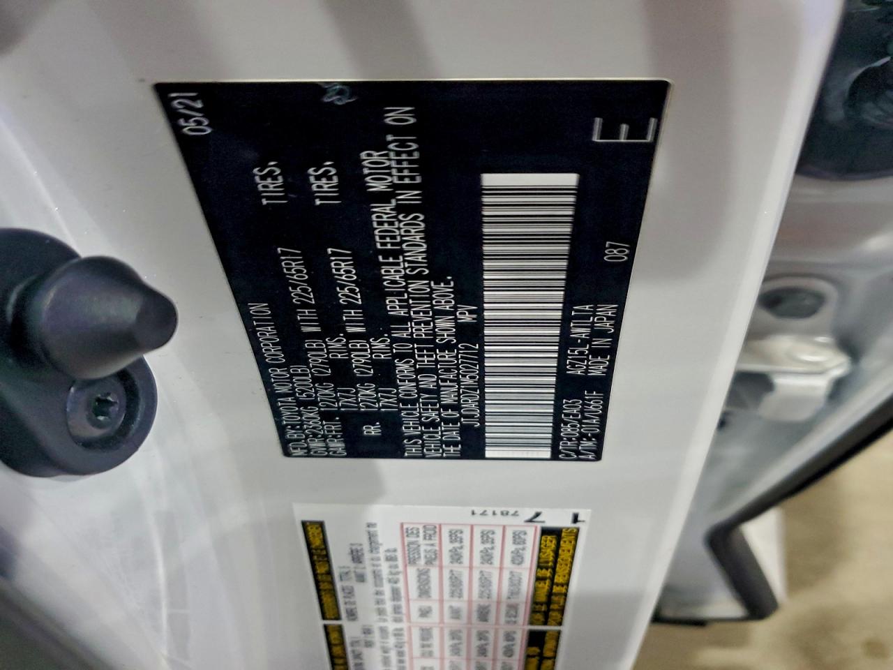 Lexus NX 300 Base Image 10