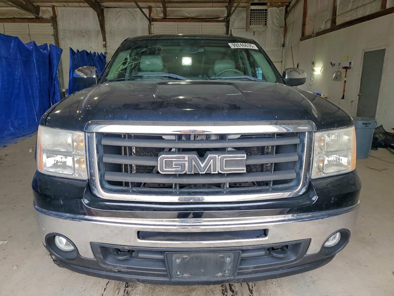 GMC Sierra K1500 Slt Image 3