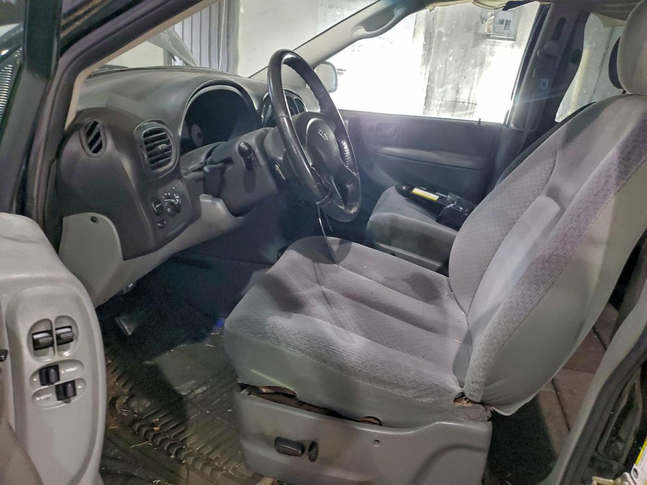 Dodge Caravan Sxt Image 9