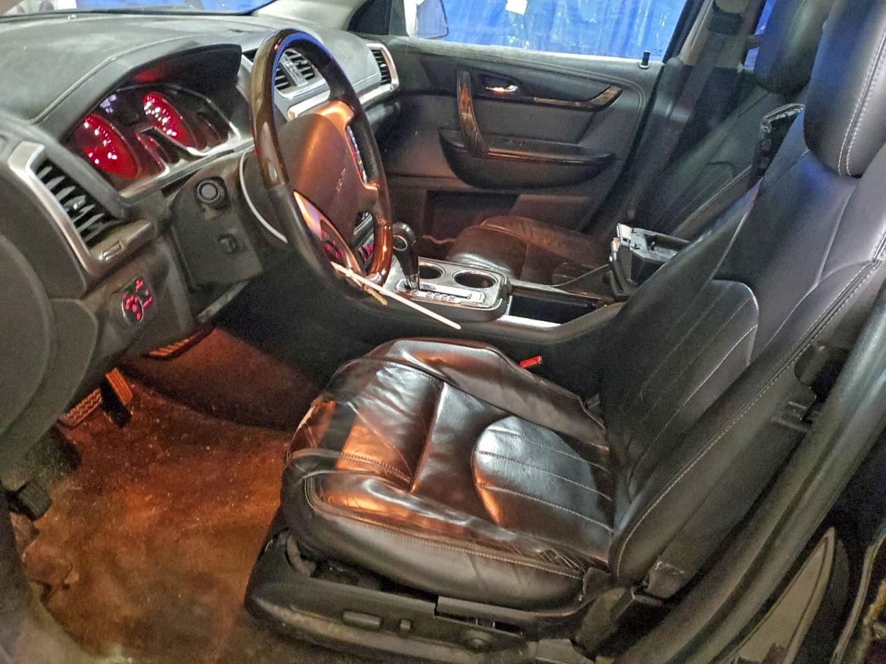 GMC Acadia Denali Image 6