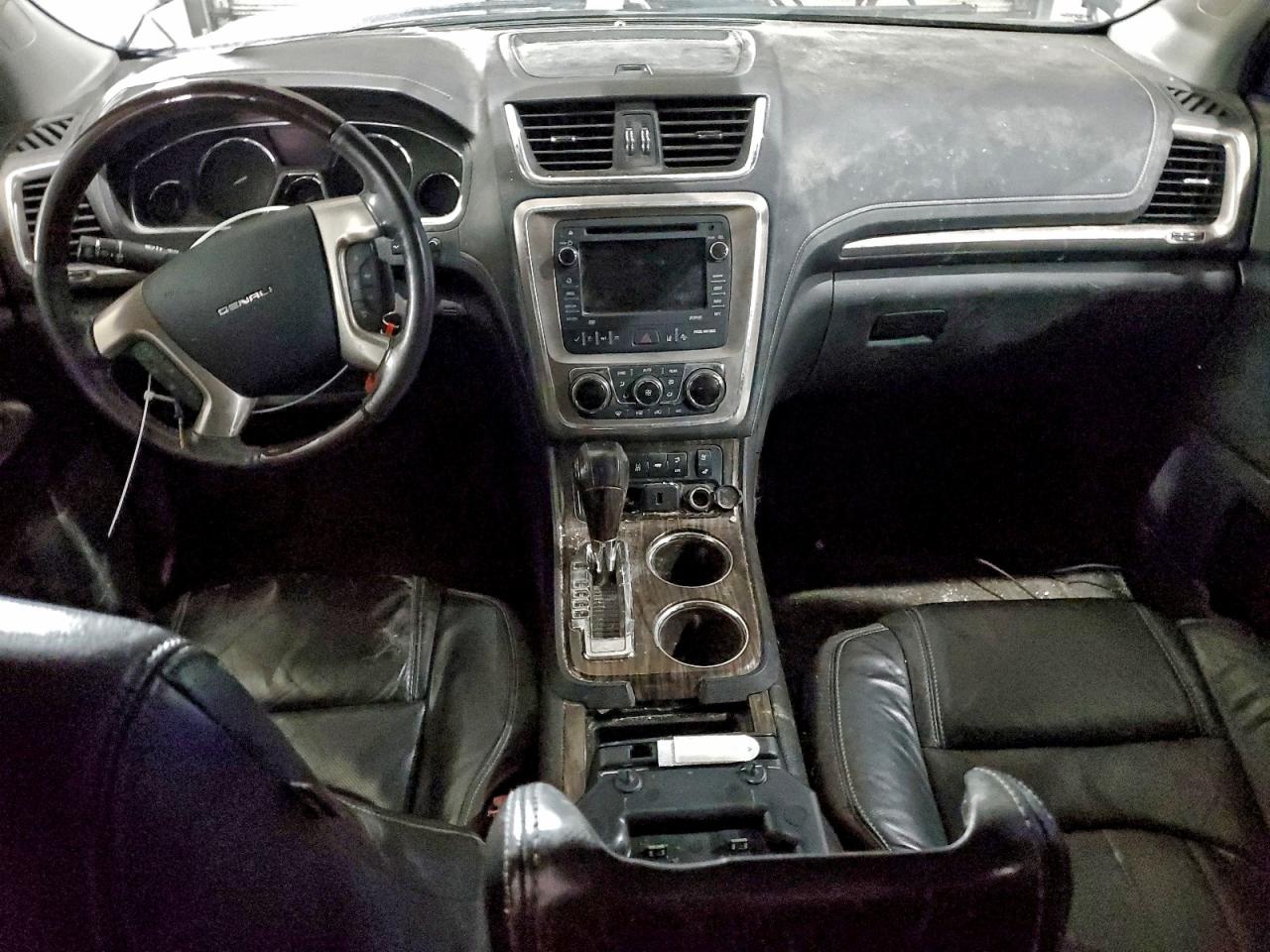 GMC Acadia Denali Image 12