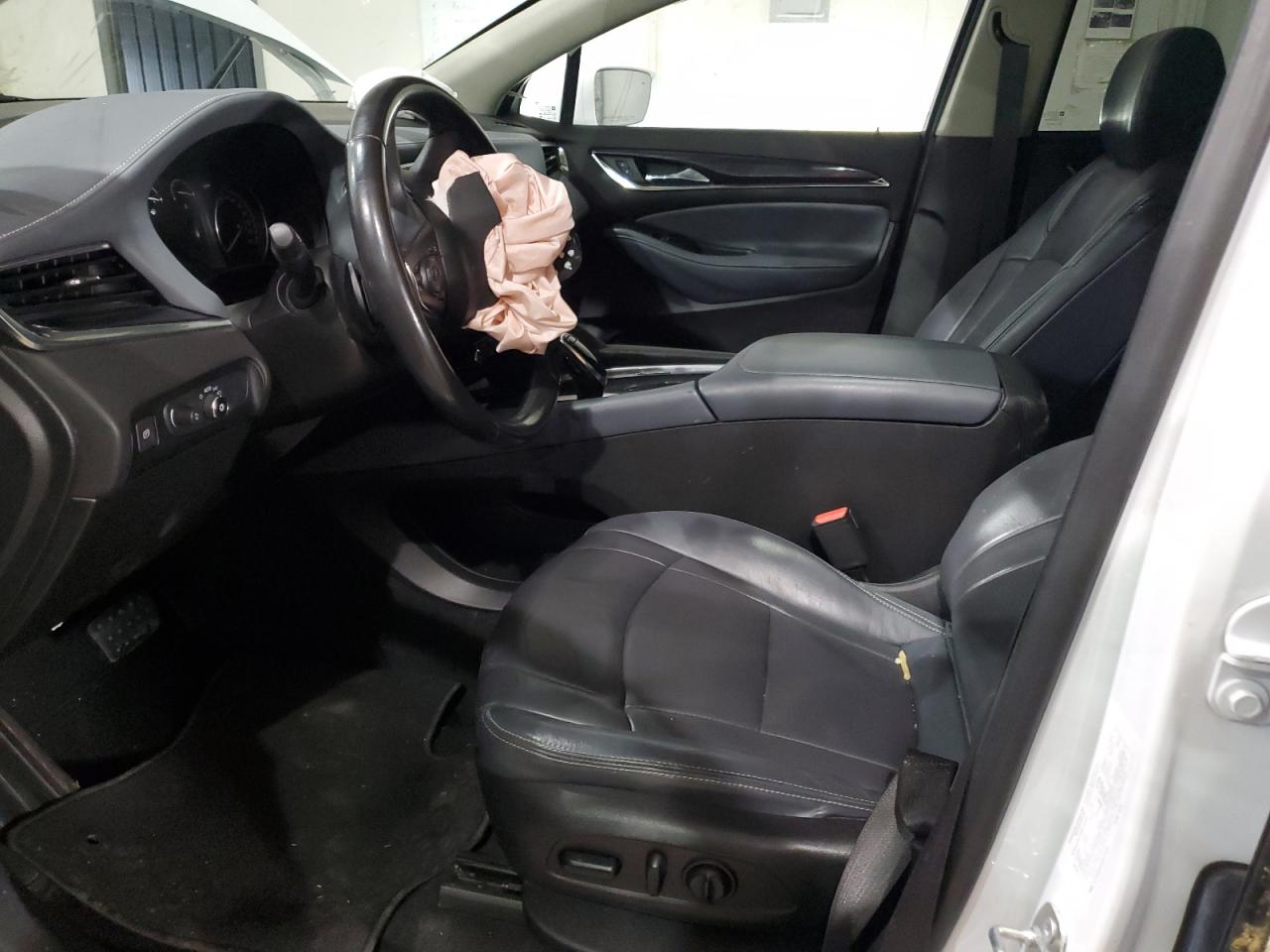 Buick Enclave Essence Image 11