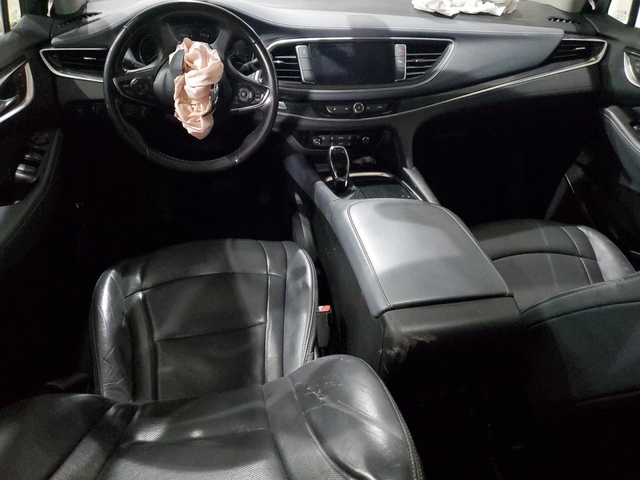 Buick Enclave Essence Image 9