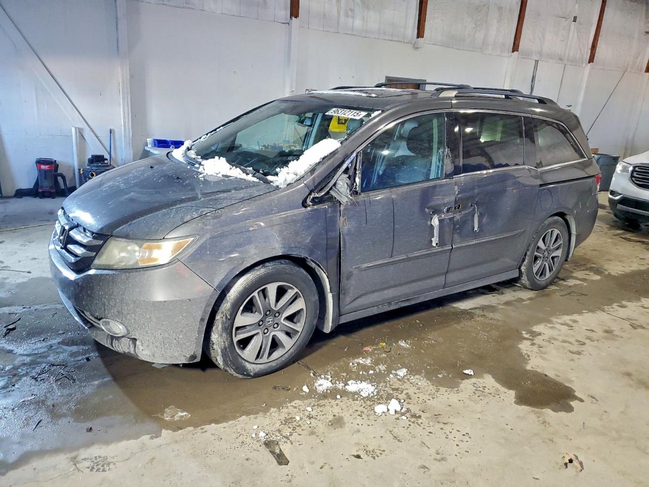 Honda Odyssey Touring Image 1