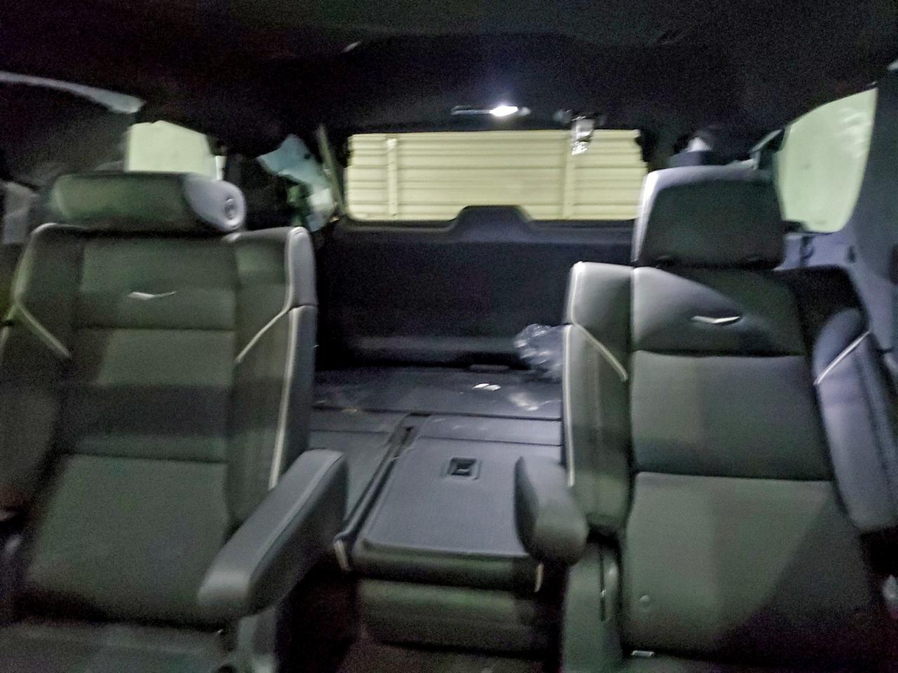 Cadillac Escalade Premium Luxury Image 8