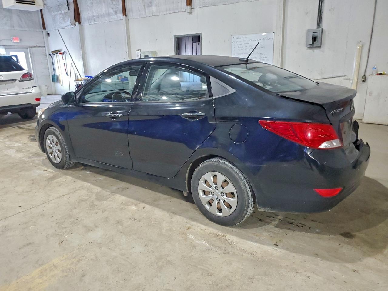 Hyundai ACCENT Se Image 2