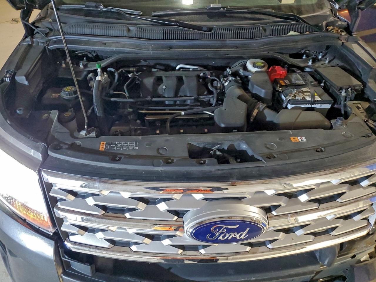 Ford Explorer Xlt Image 10