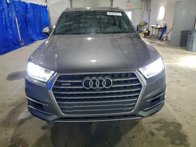 Audi Q7 Premium Plus Image 2